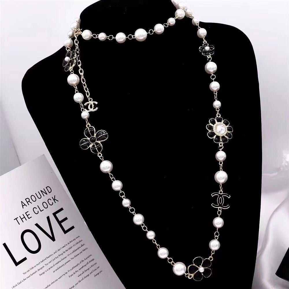 Women's Fashion Pearl Necklace