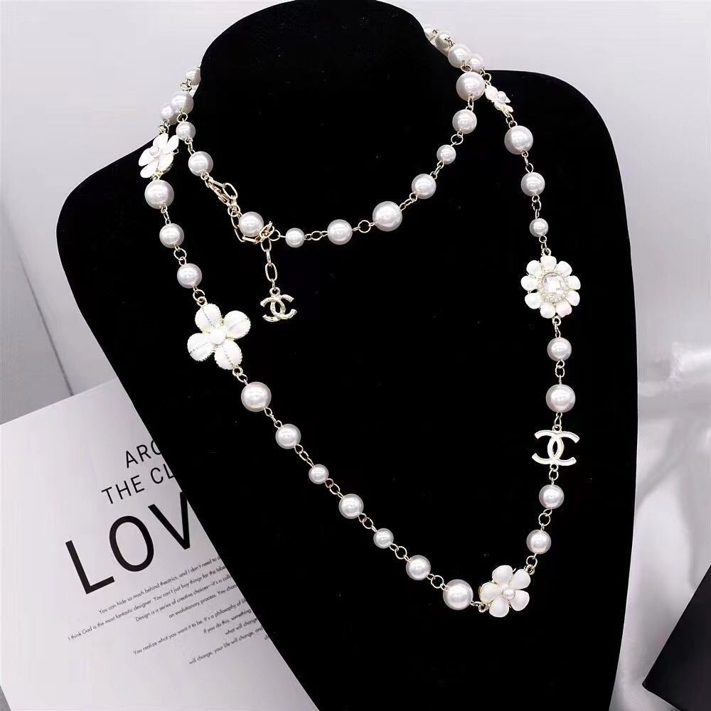 Women's Fashion Pearl Necklace