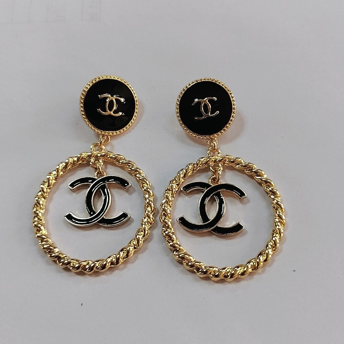 Women's Fashionable Large Hoop Earrings