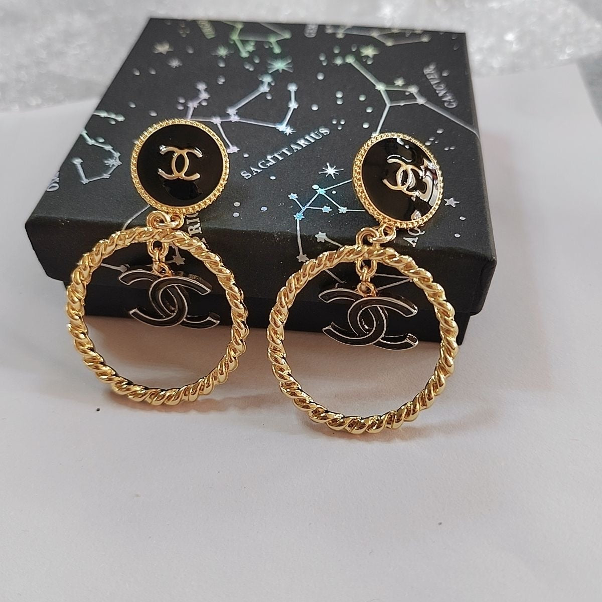 Women's Fashionable Large Hoop Earrings