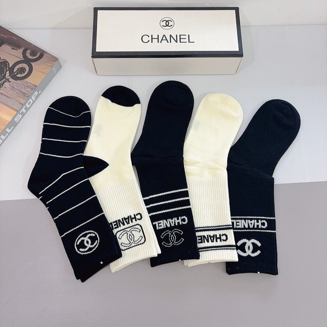 Couple's Stylish Mid-Cut Cotton Socks