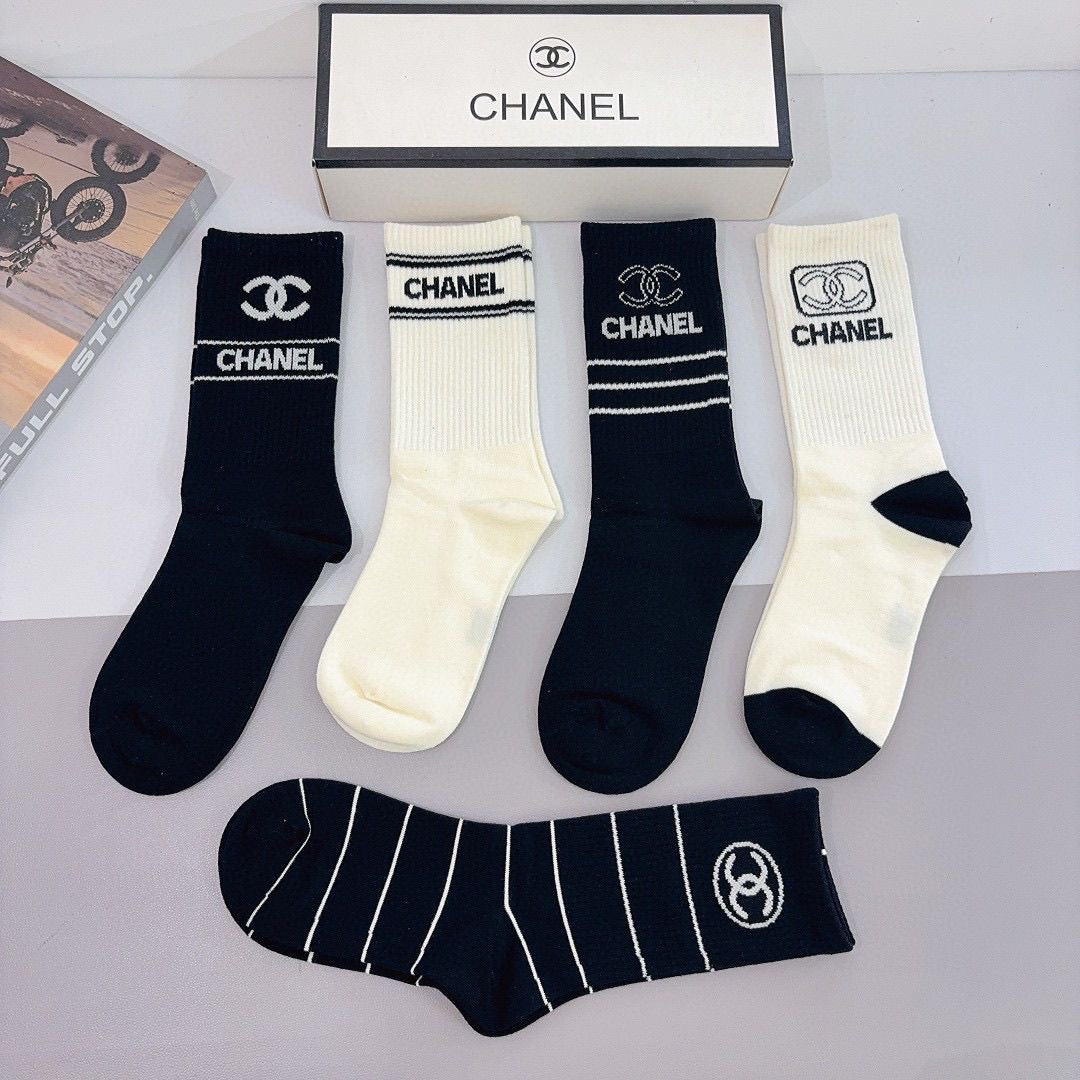 Couple's Stylish Mid-Cut Cotton Socks