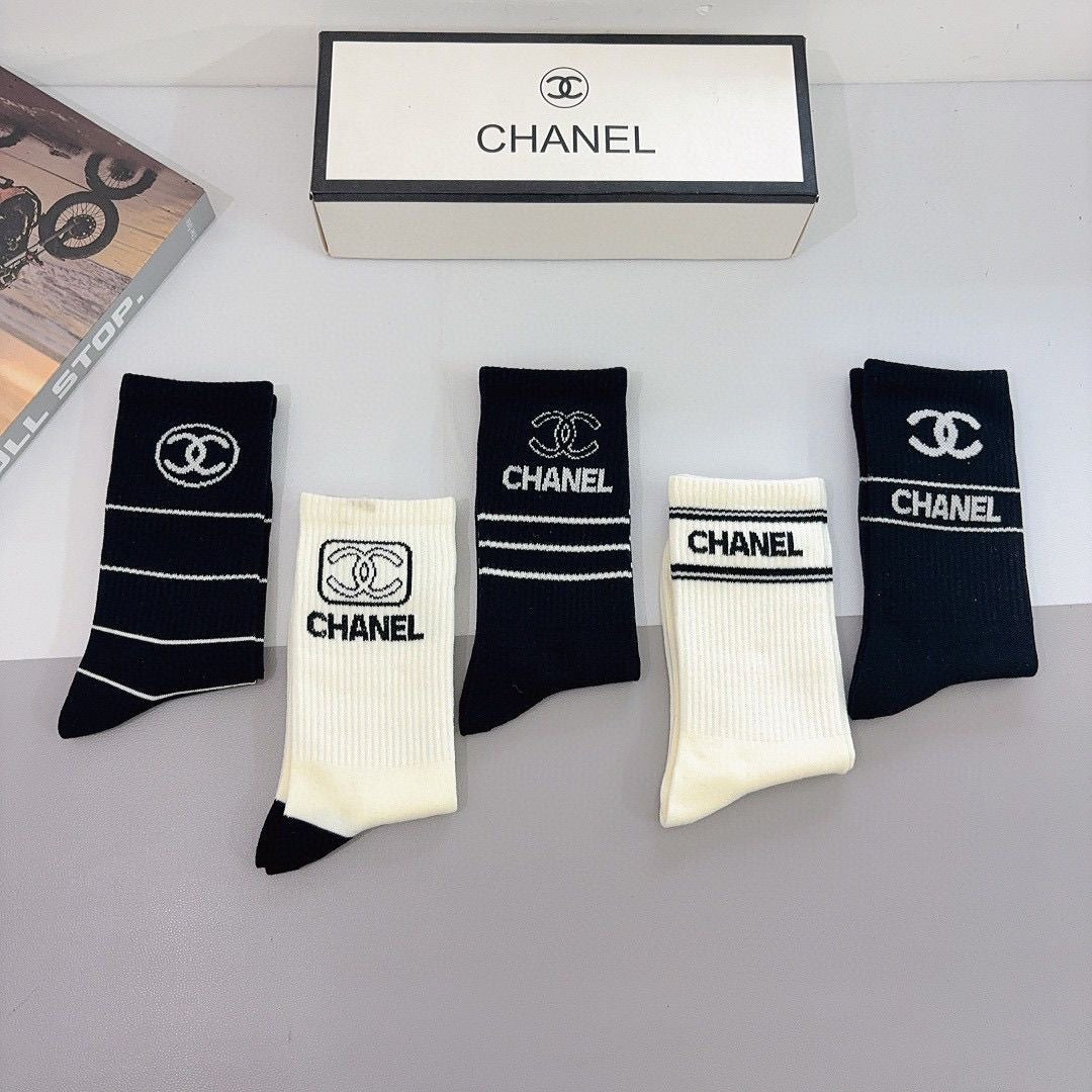 Couple's Stylish Mid-Cut Cotton Socks