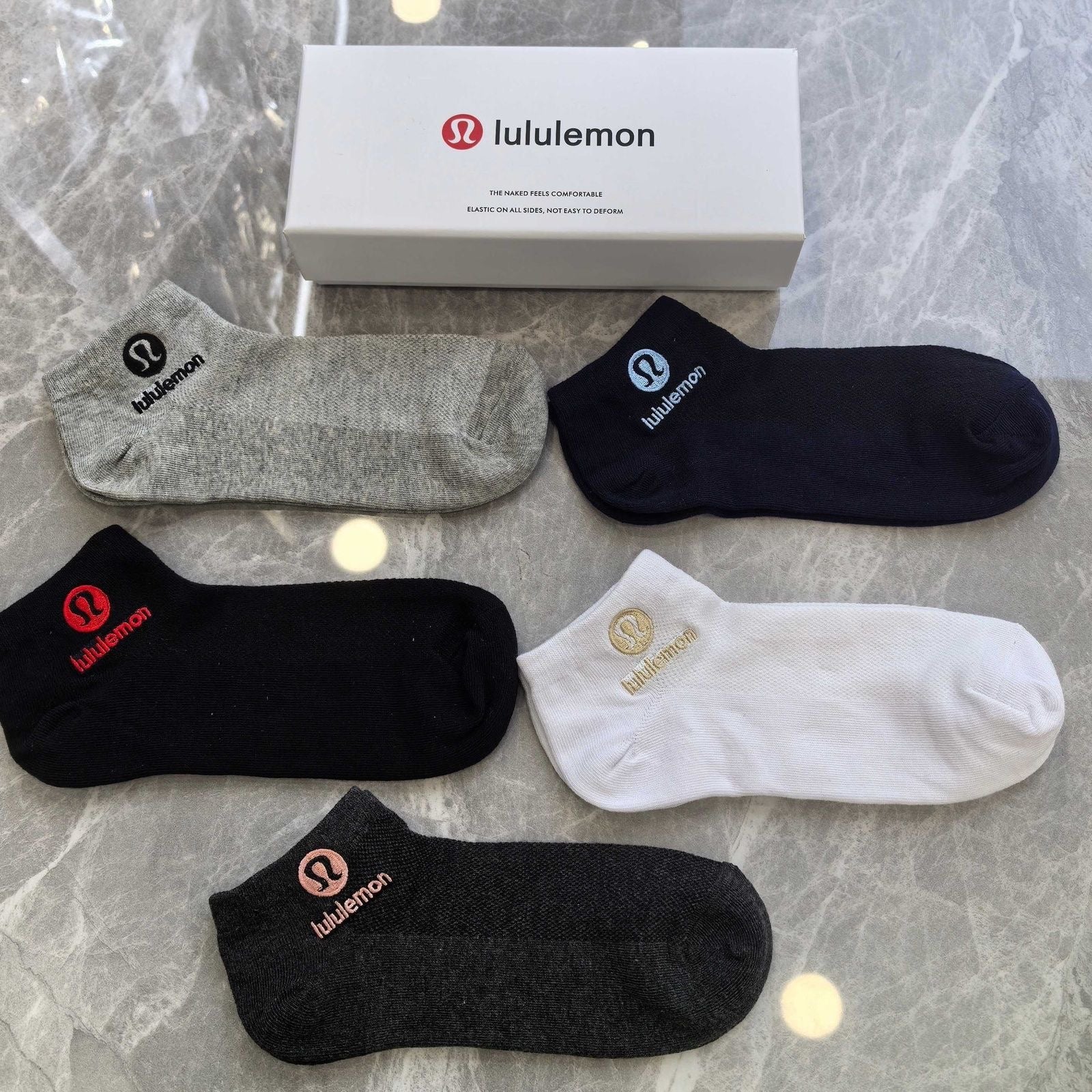 Couple's Stylish Mid-Cut Cotton Socks