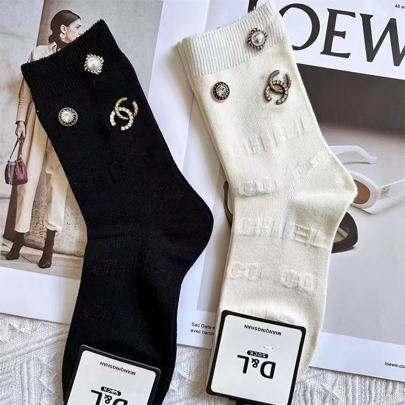 Women's Fashionable Embroidered Cotton Socks
