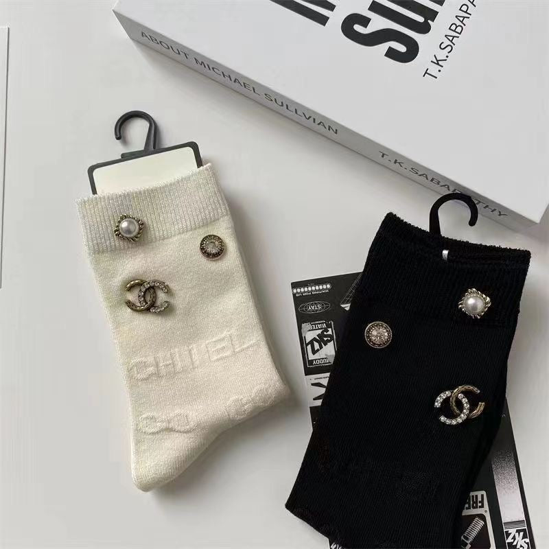 Women's Fashionable Embroidered Cotton Socks