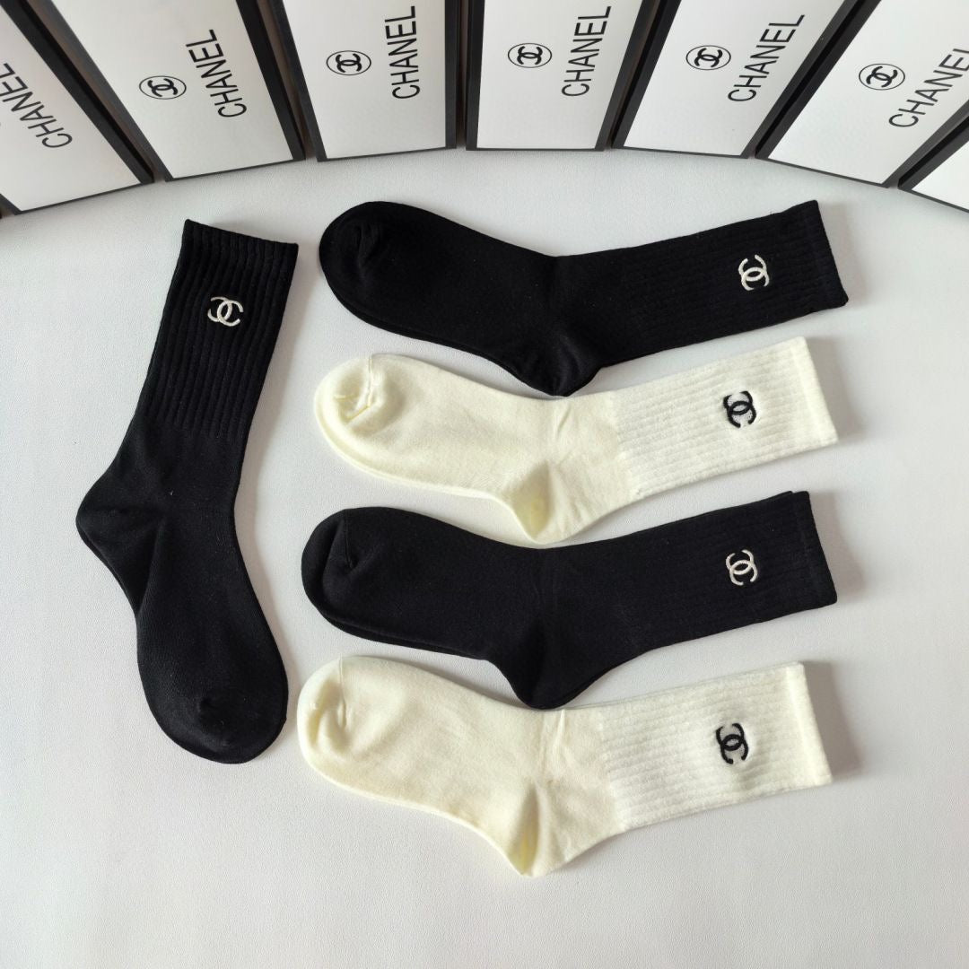Couple's Stylish Embroidered Cotton Socks