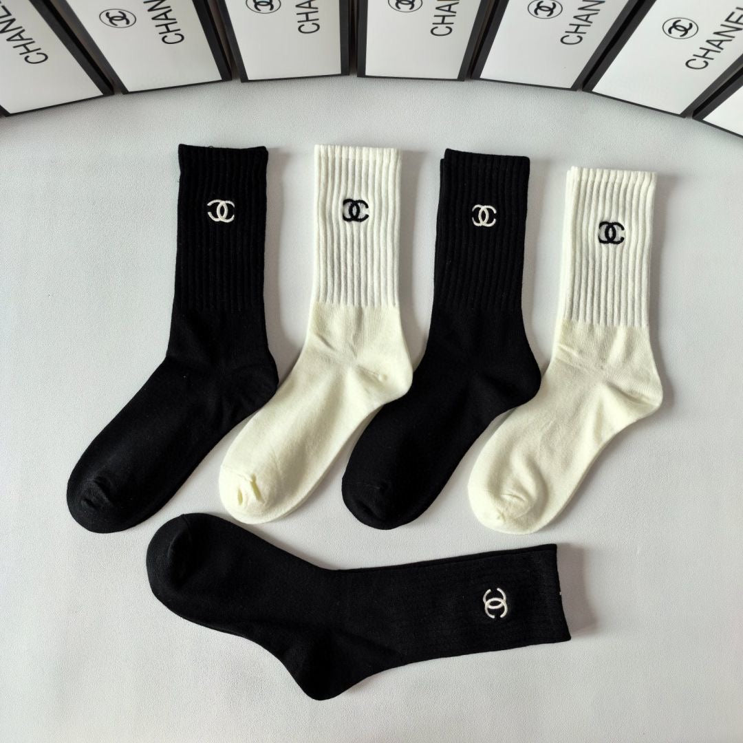 Couple's Stylish Embroidered Cotton Socks