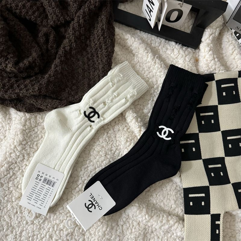 Women's Fashionable Embroidered Knitted Cotton Socks