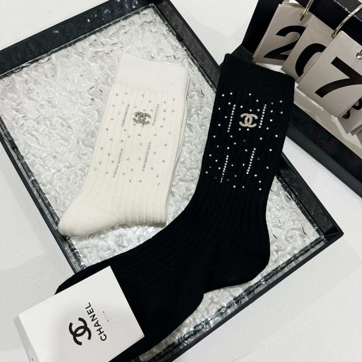 Women's Fashionable Rhinestone Embroidered Cotton Socks