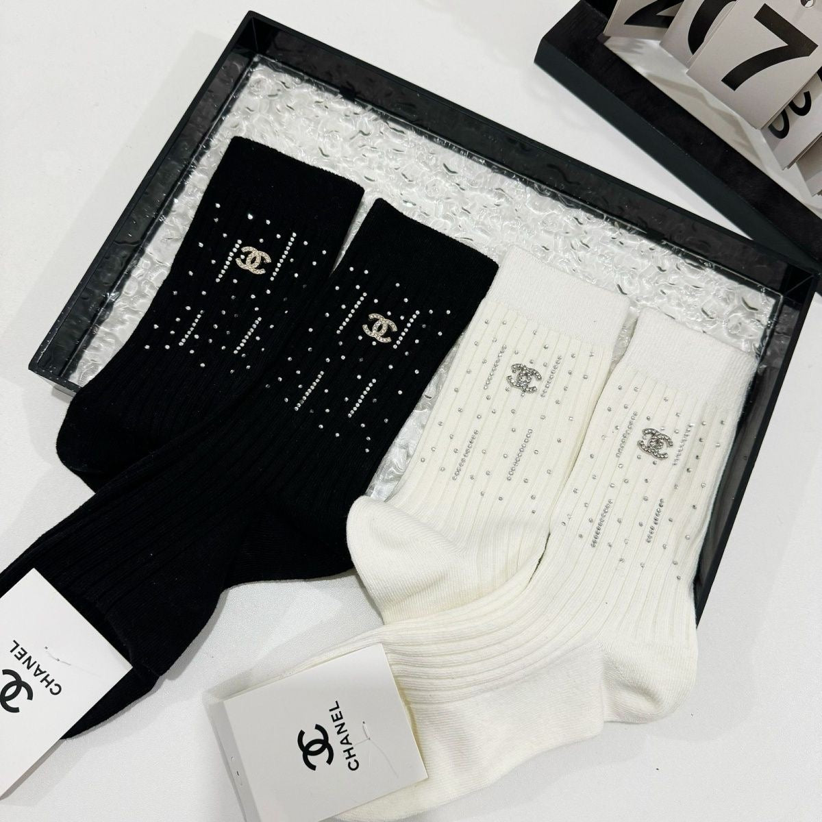 Women's Fashionable Rhinestone Embroidered Cotton Socks
