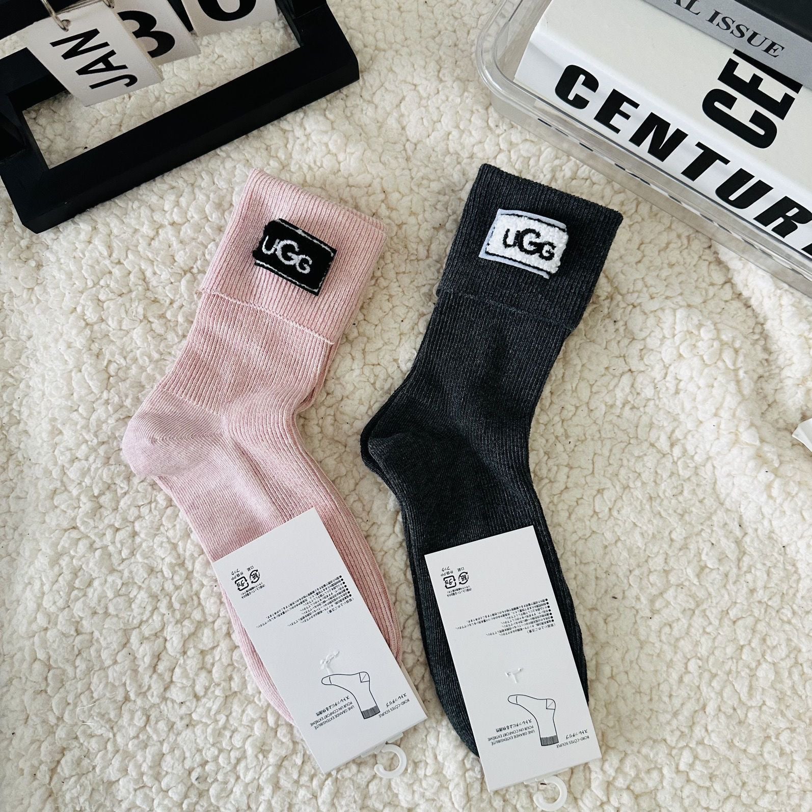 Women's Fashionable Embroidered Cotton Socks