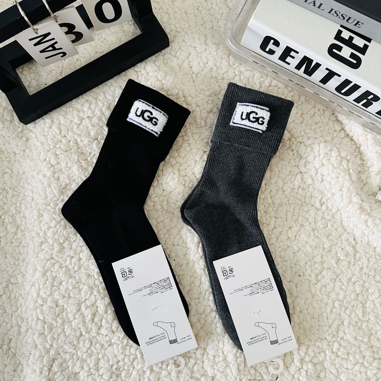 Women's Fashionable Embroidered Cotton Socks