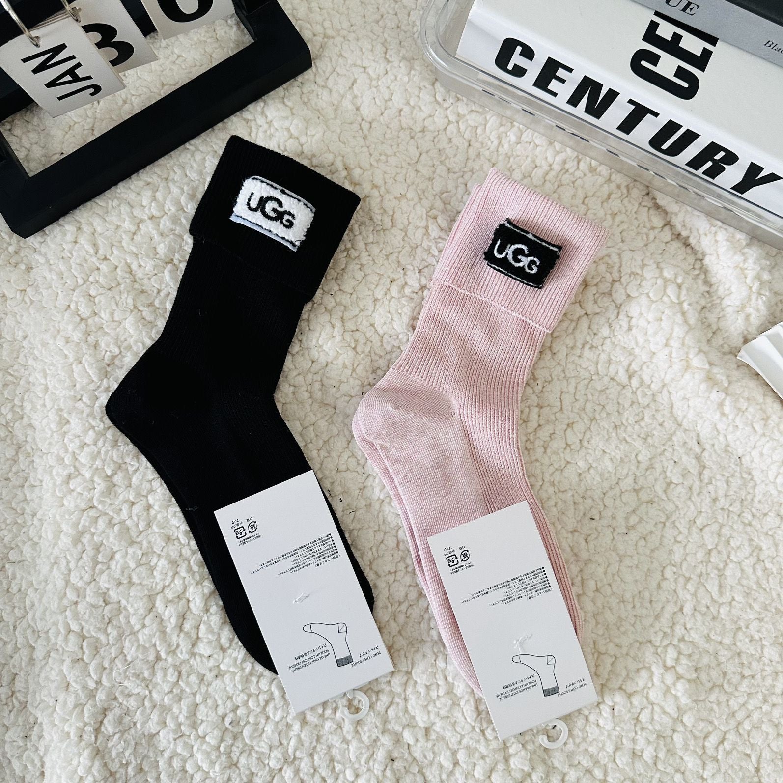 Women's Fashionable Embroidered Cotton Socks