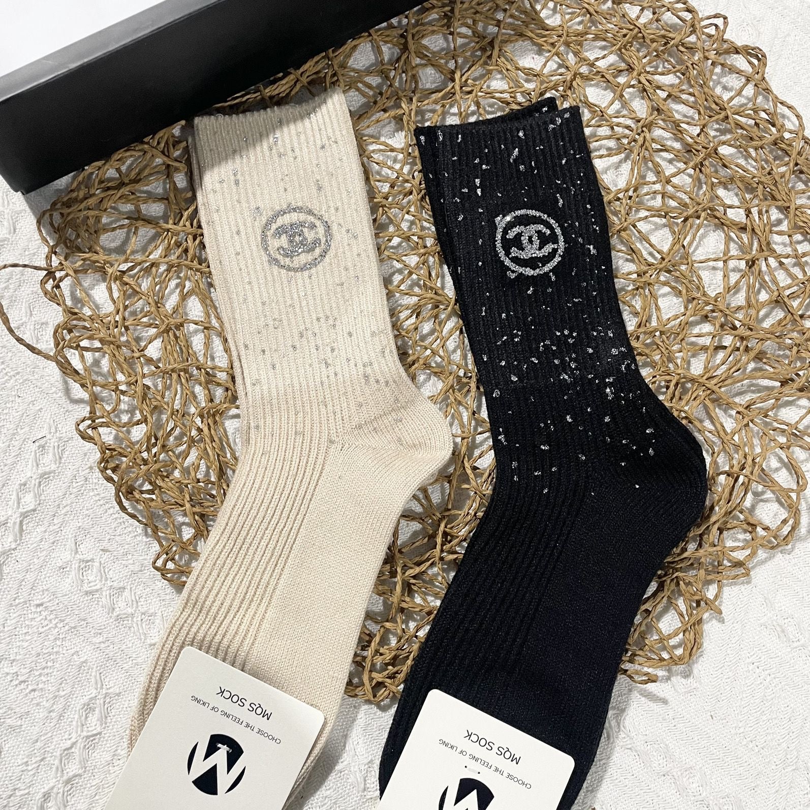 Women's Fashionable Rhinestone Embroidered Cotton Socks