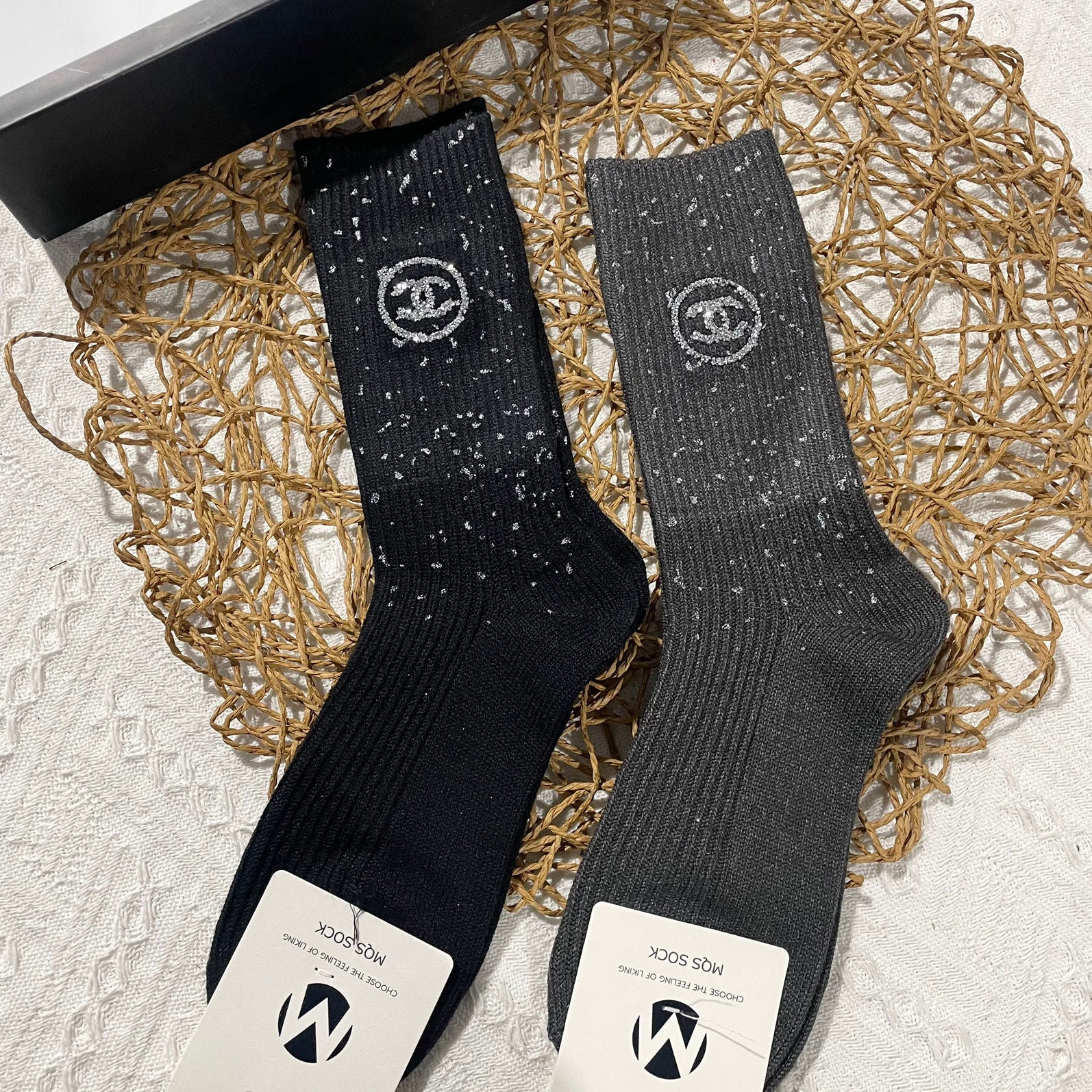 Women's Fashionable Rhinestone Embroidered Cotton Socks