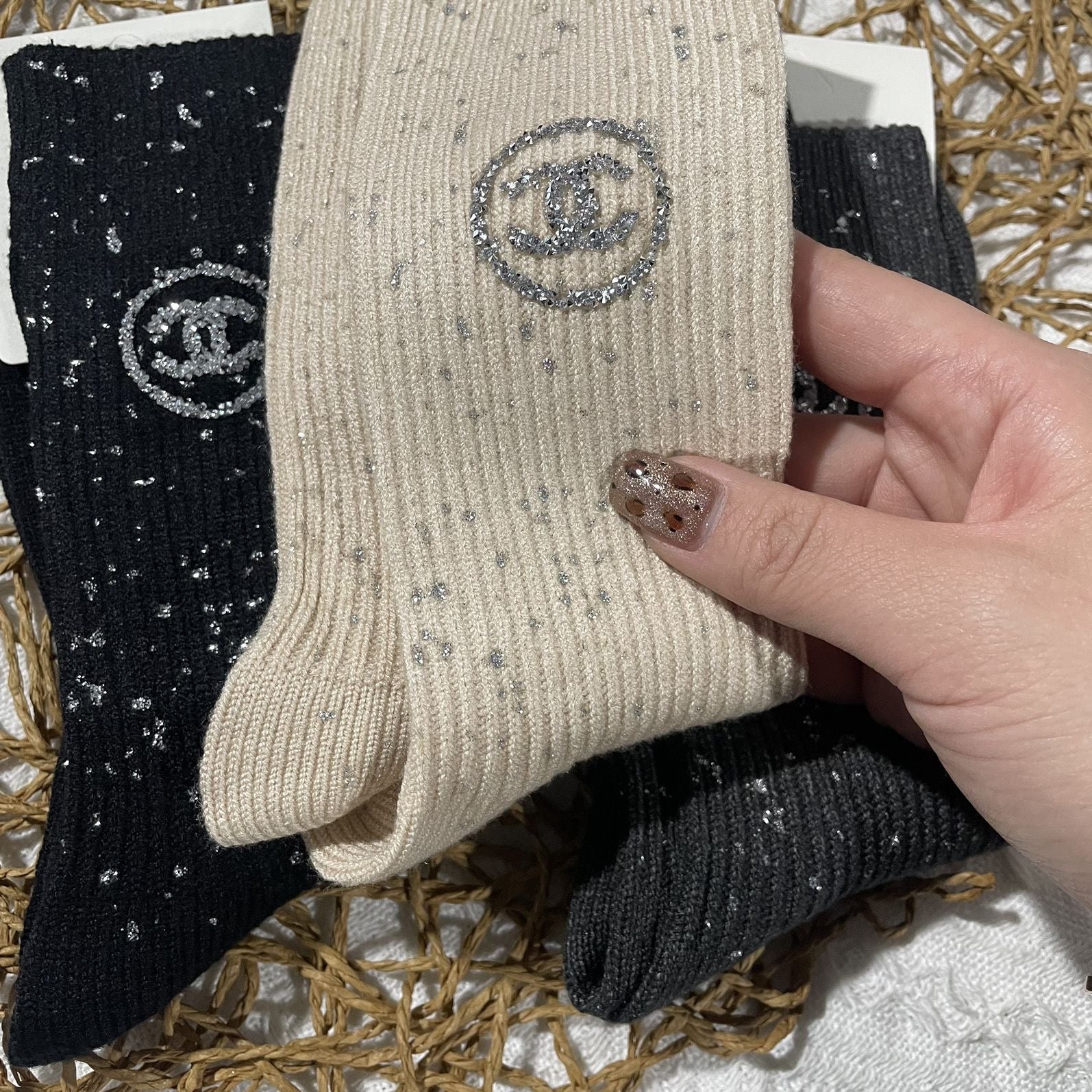 Women's Fashionable Rhinestone Embroidered Cotton Socks