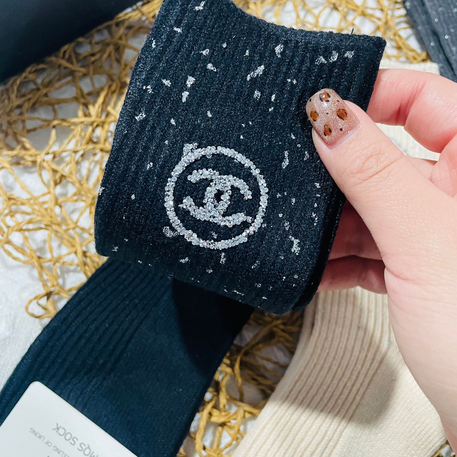 Women's Fashionable Rhinestone Embroidered Cotton Socks