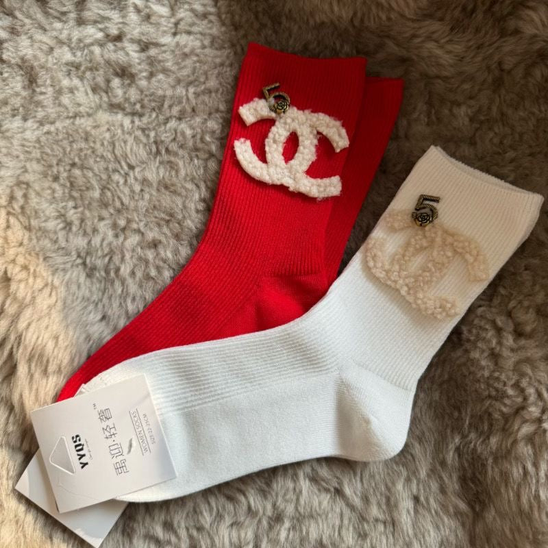 Women's Fashionable Embroidered Cotton Socks