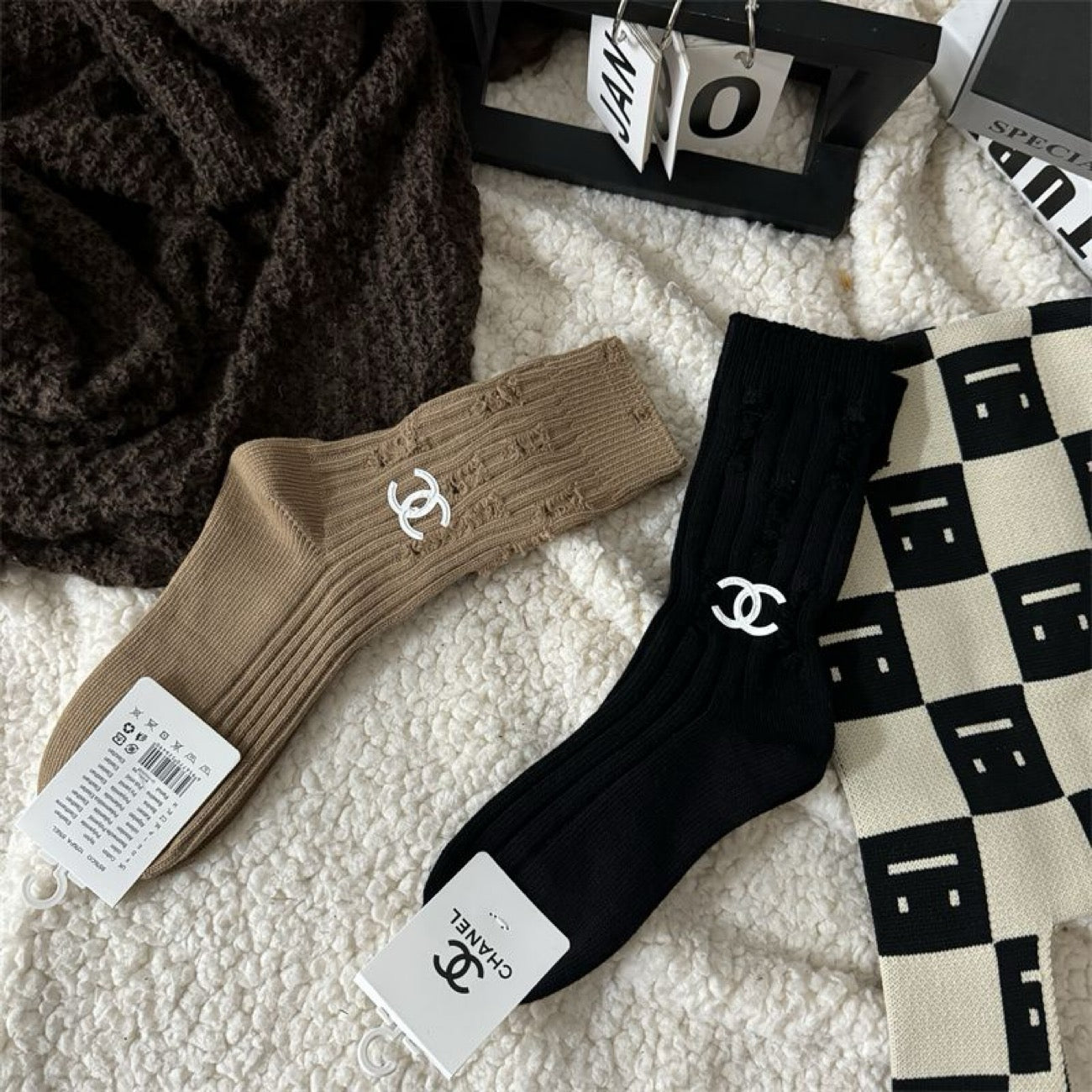 Women's Fashionable Embroidered Knitted Cotton Socks