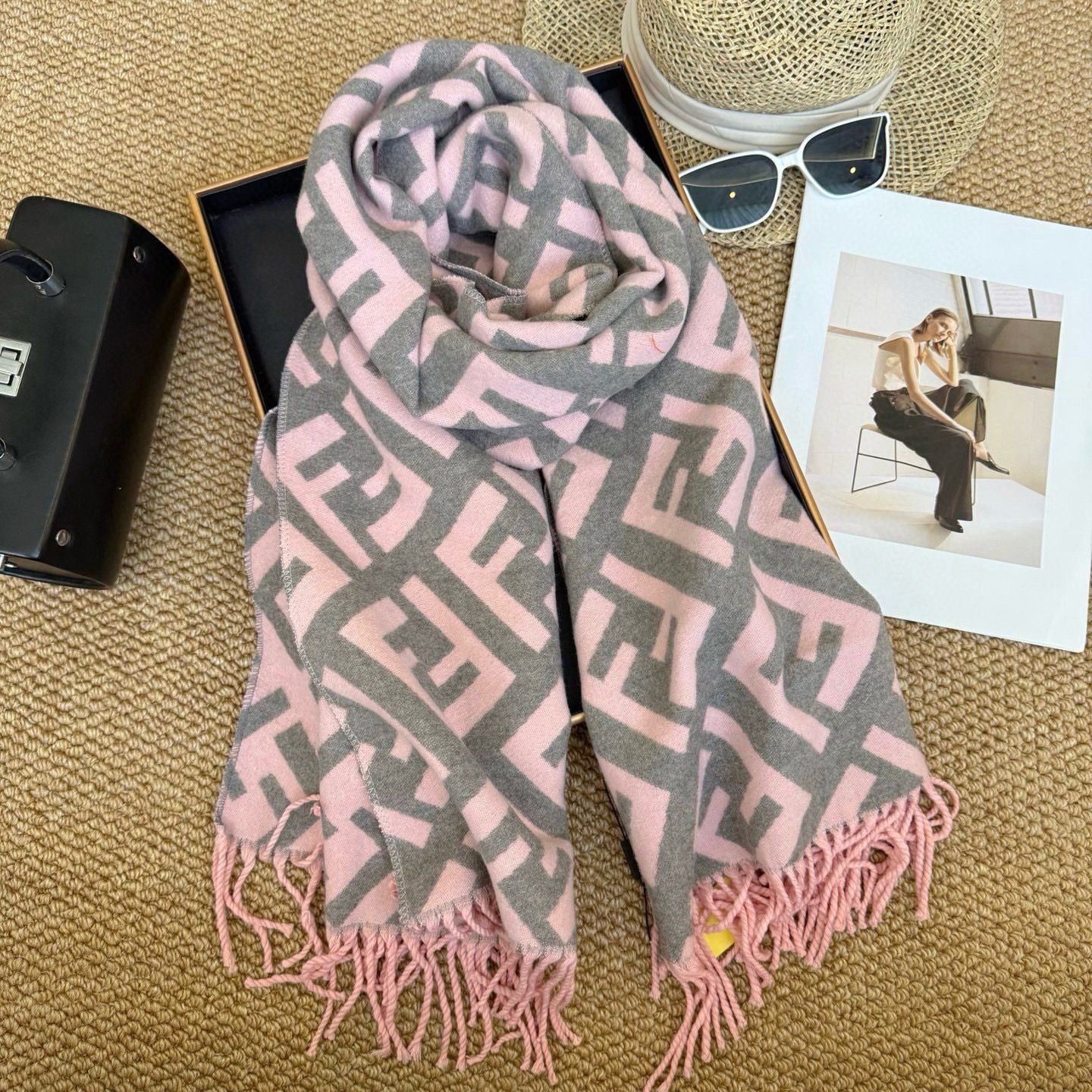 Women's Fashionable Versatile Cashmere Scarf/Shawl