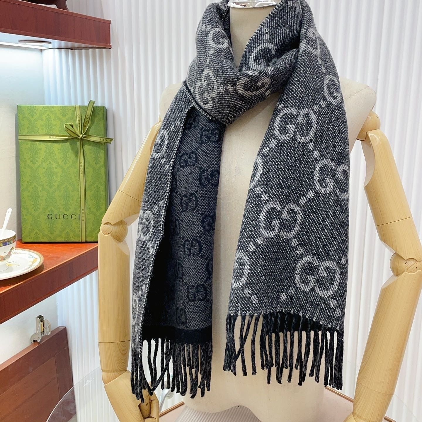 Women's Fashionable Versatile Cashmere Scarf/Shawl