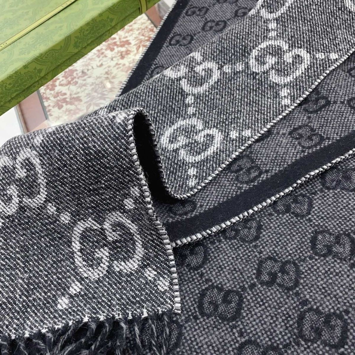 Women's Fashionable Versatile Cashmere Scarf/Shawl