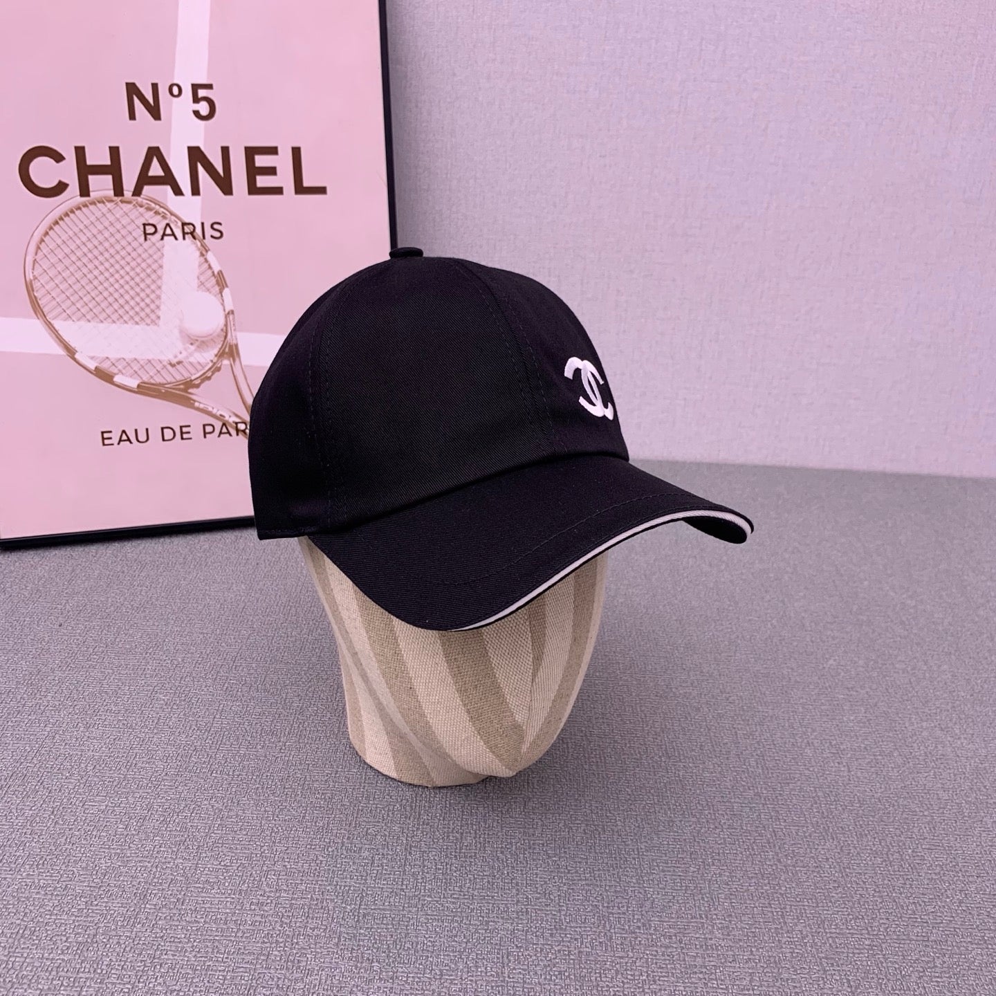 Fashionable Casual Embroidered Baseball Cap