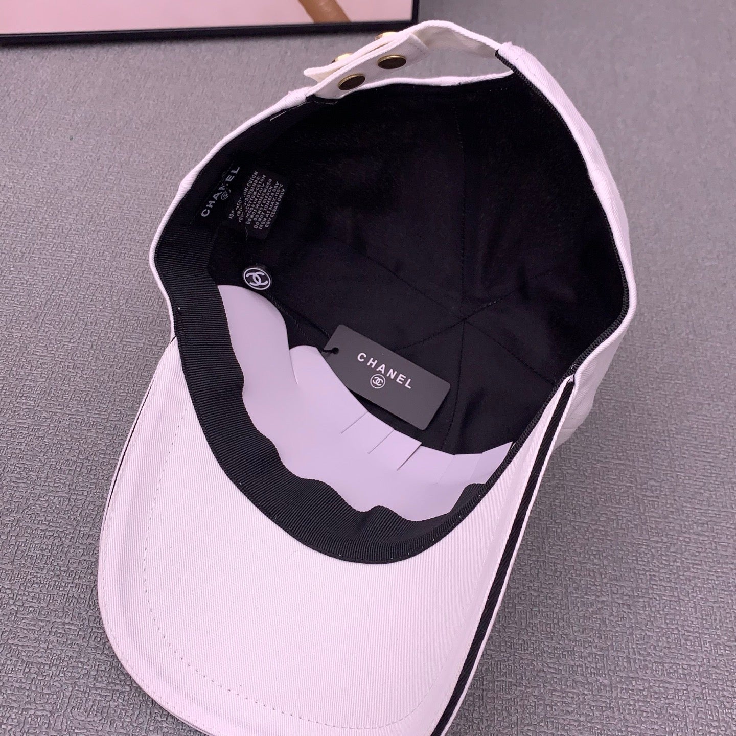 Fashionable Casual Embroidered Baseball Cap
