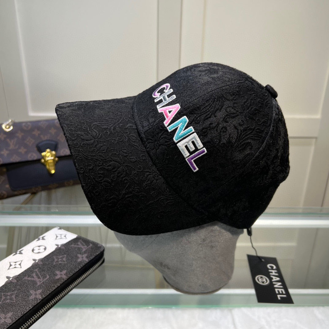 Fashionable Casual Embroidered Baseball Cap