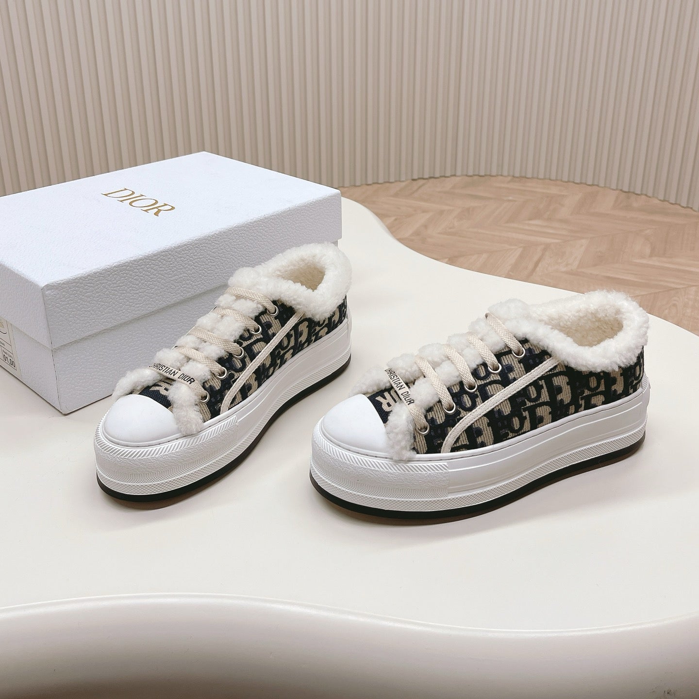 Women's Fashionable Fleece-Lined Casual Shoes