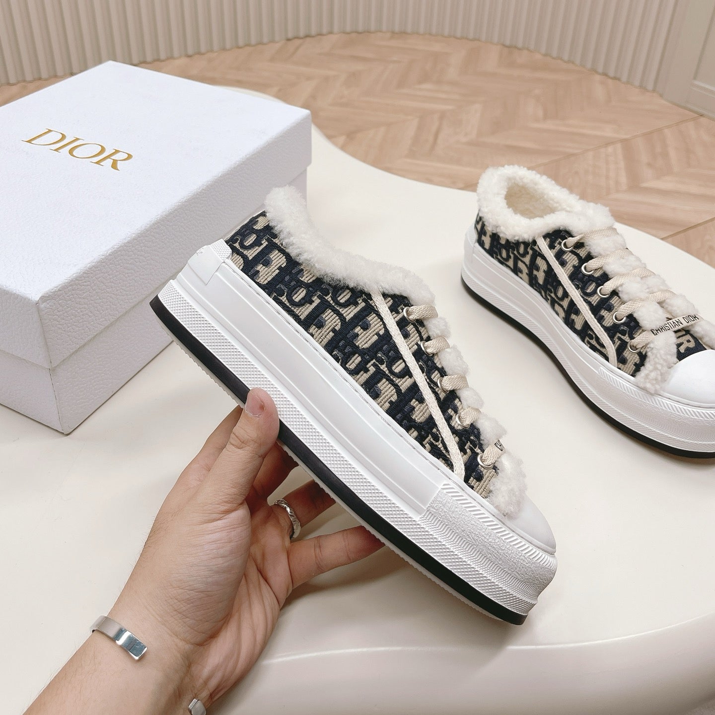 Women's Fashionable Fleece-Lined Casual Shoes