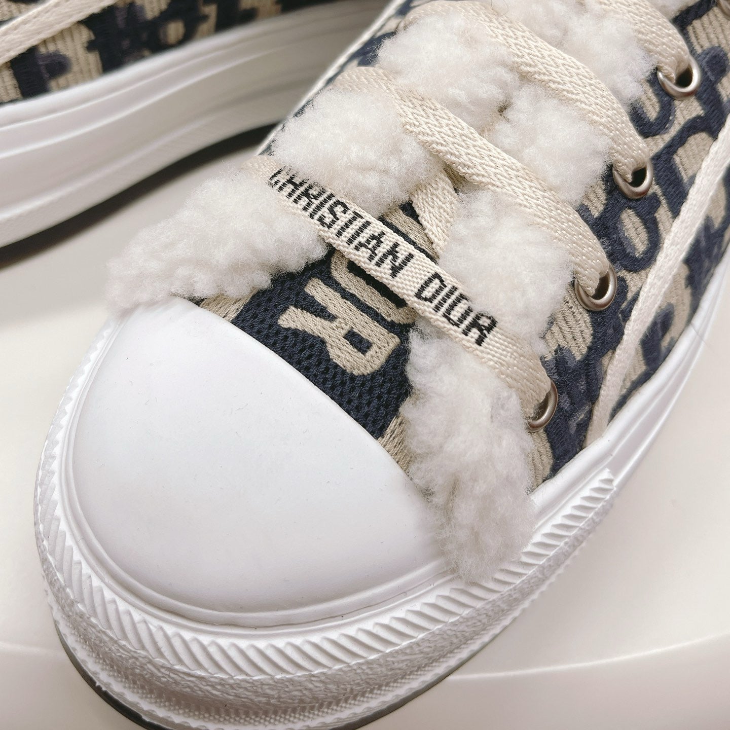 Women's Fashionable Fleece-Lined Casual Shoes