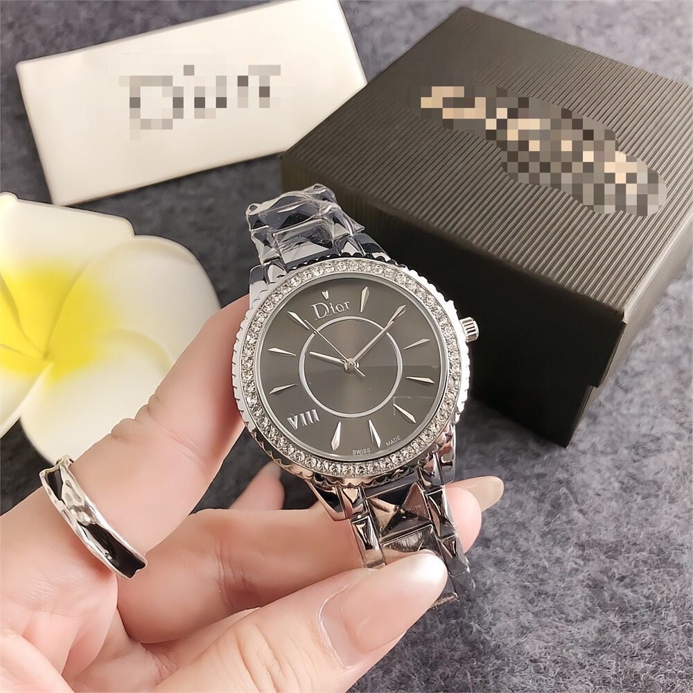 Women's Fashion Diamond-Set Watch