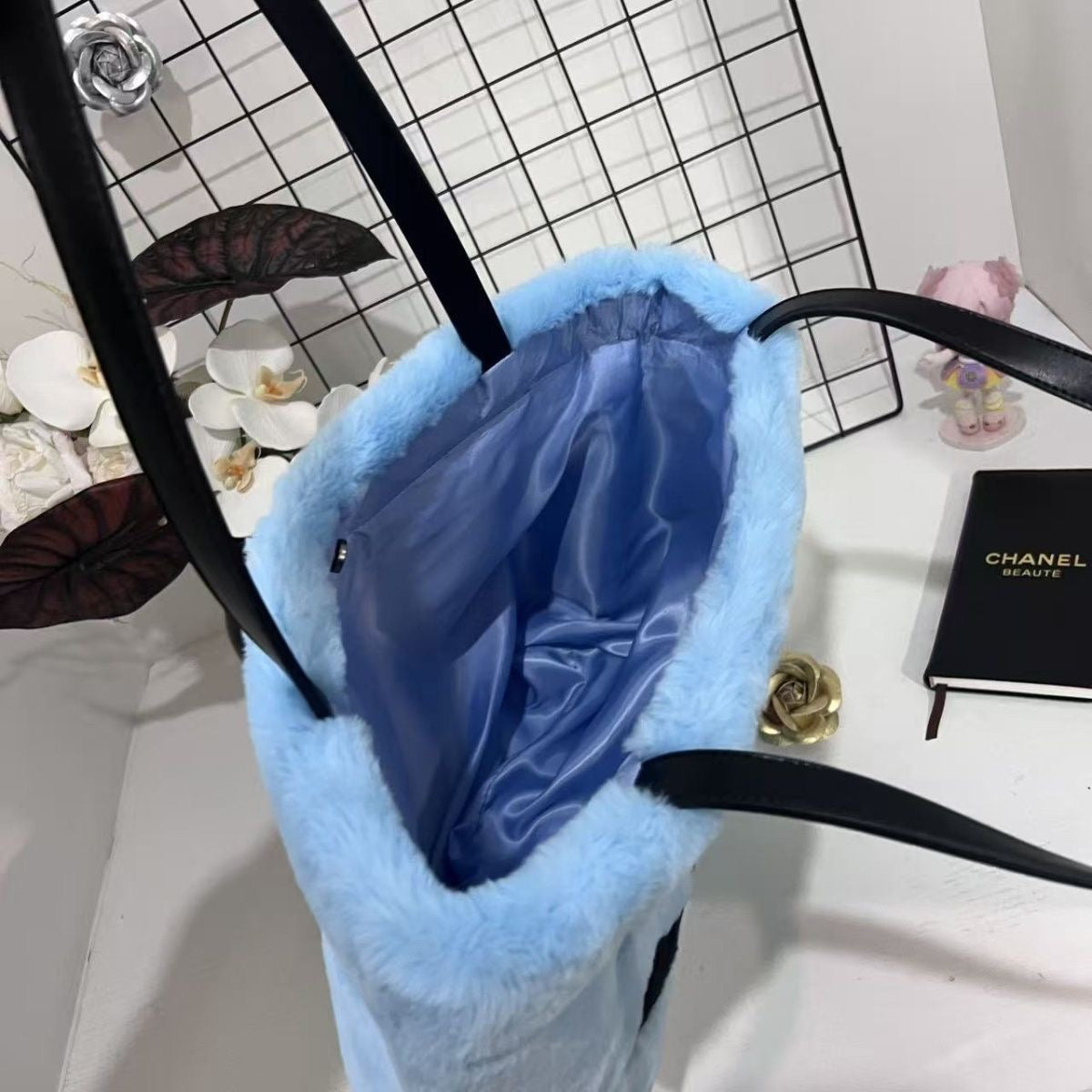 Women's Fashionable Plush Bag