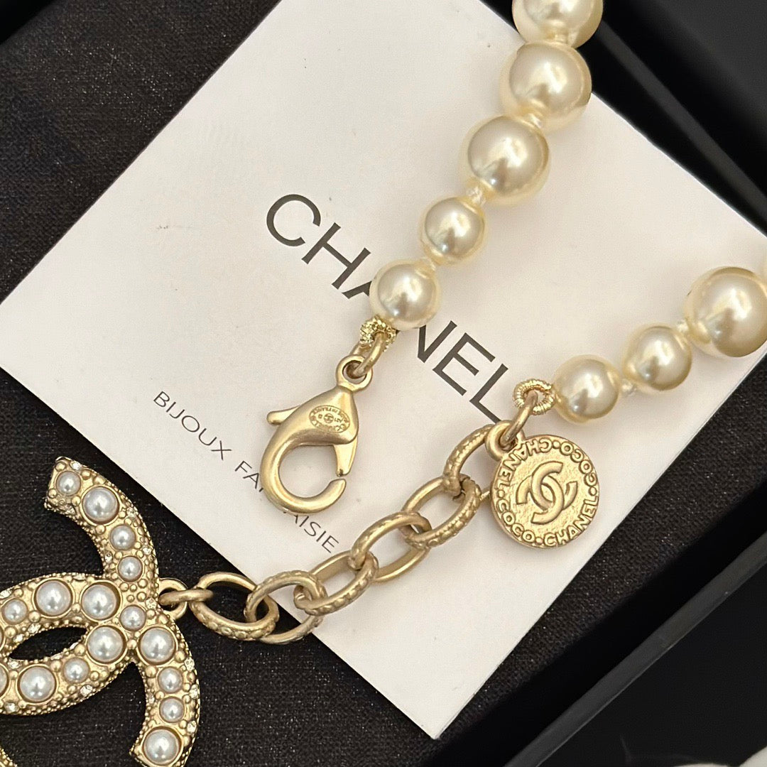 Women's Fashion Pearl Bracelet