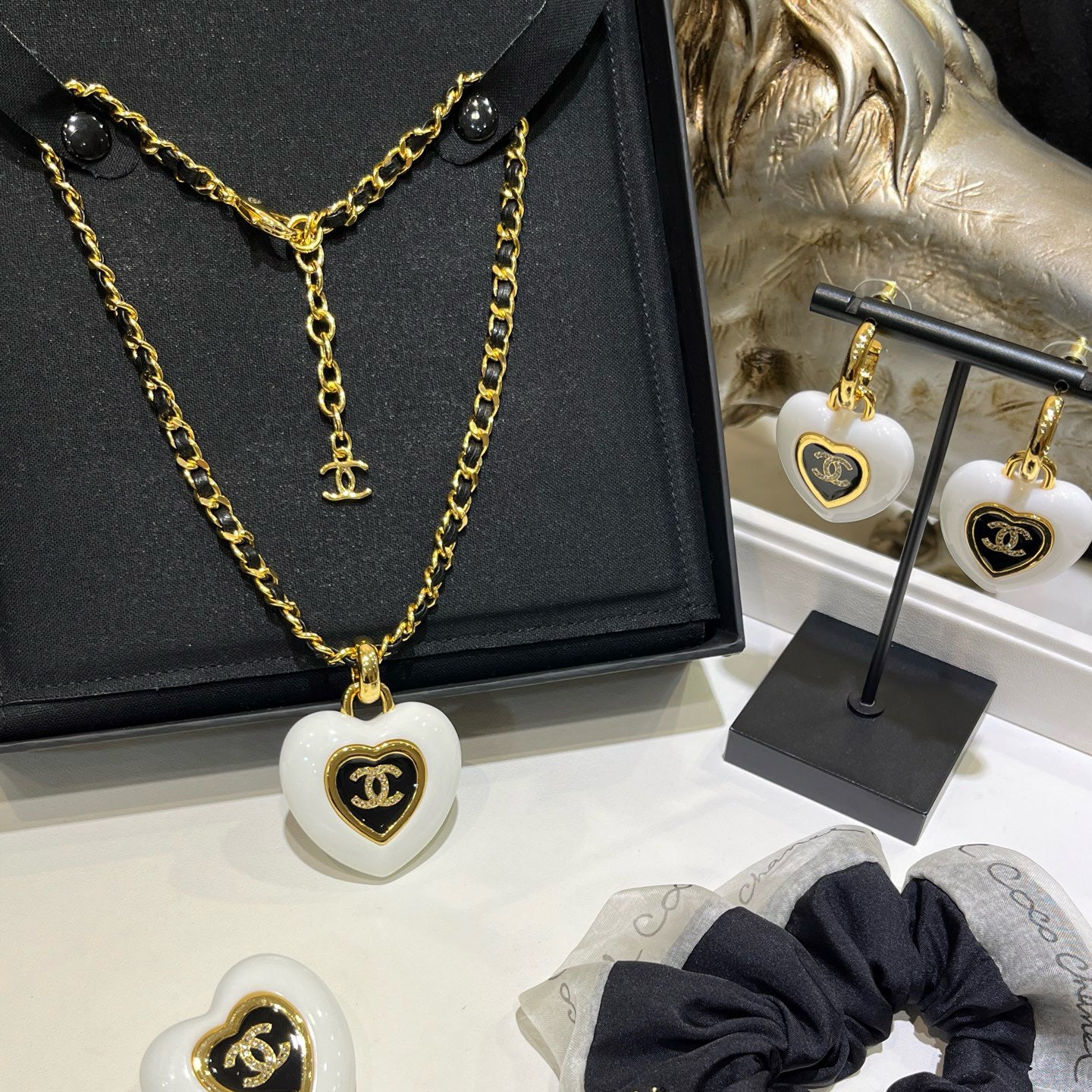 Women's Heart-Shaped Pendant Necklace