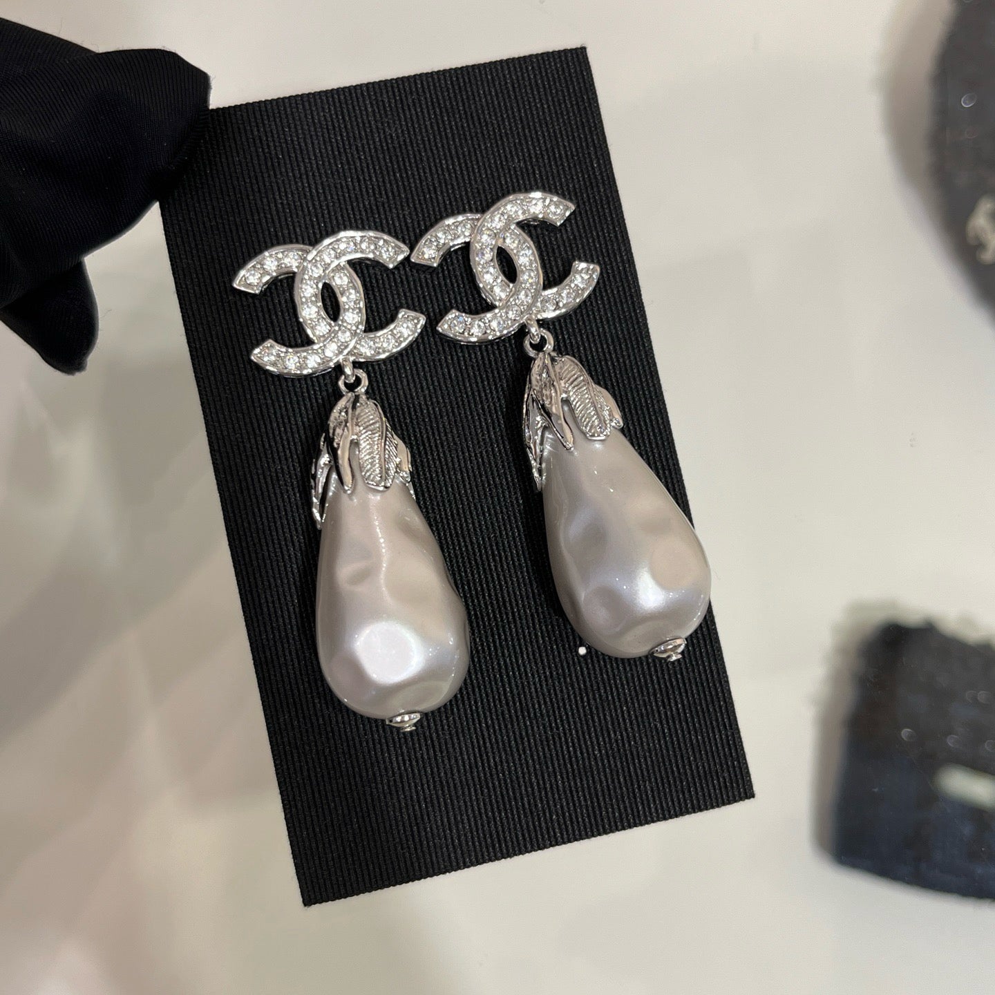 New Women's Pearl Pendant Earrings