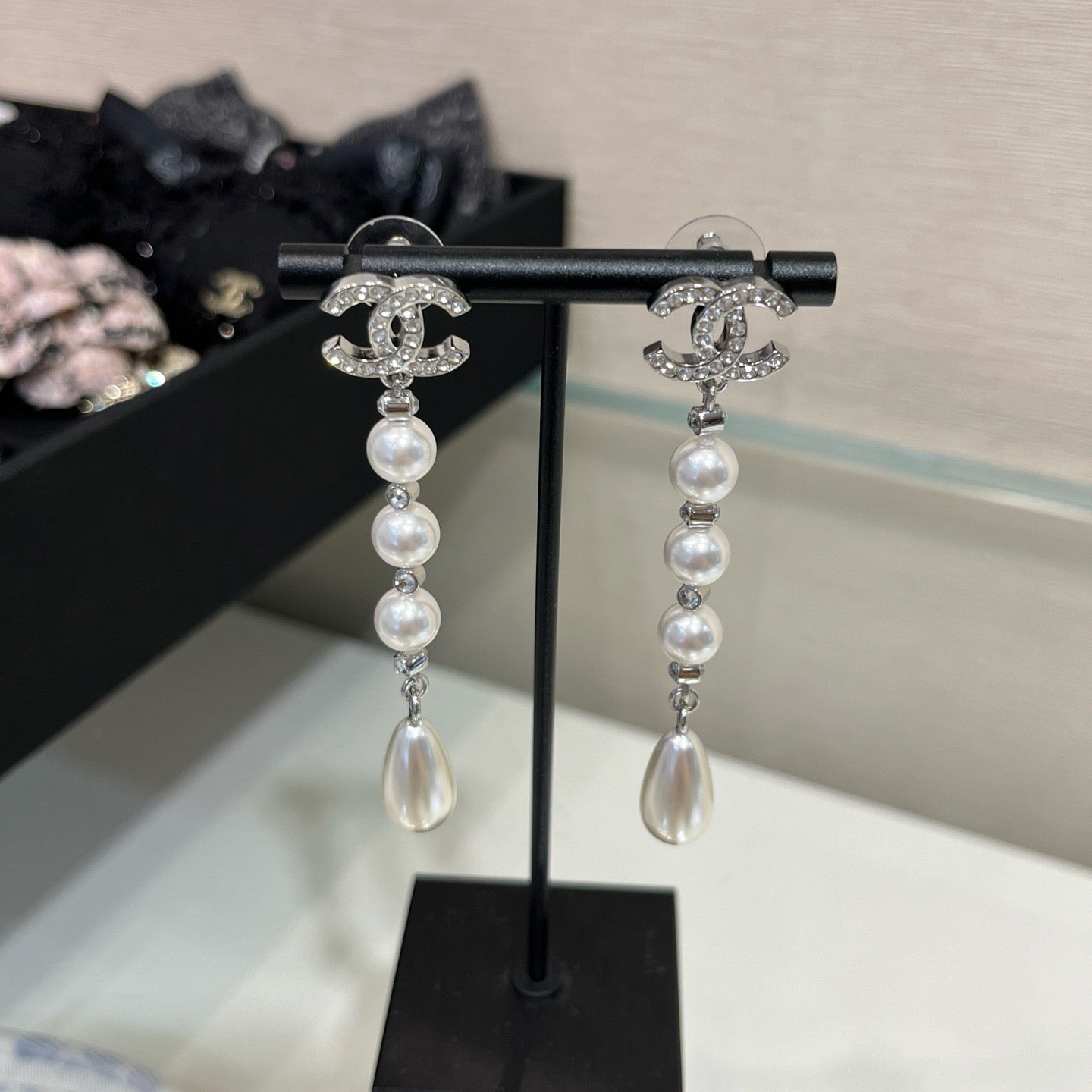 New Women's Pearl Pendant Earrings