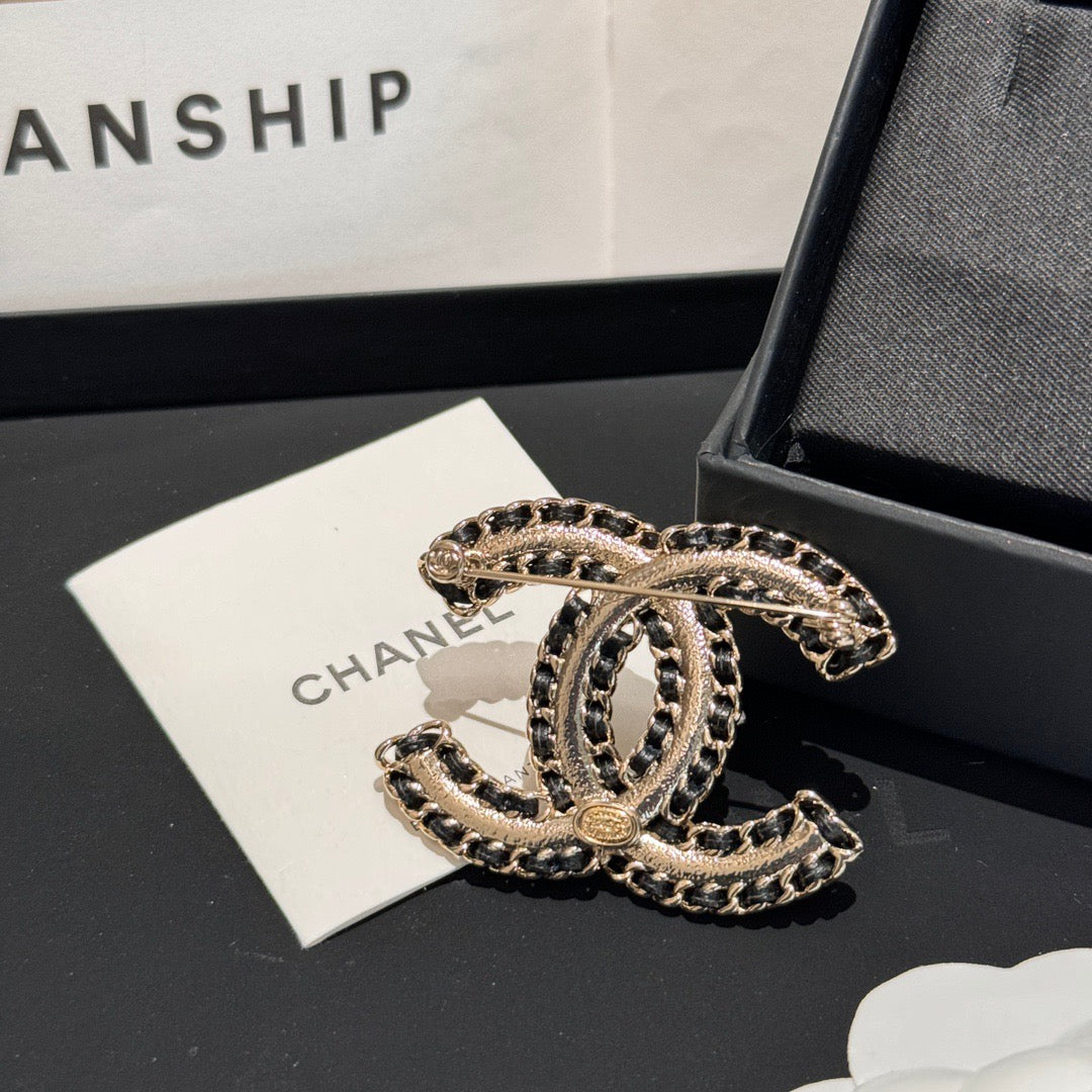 New Women's Fashion Brooch Accessory