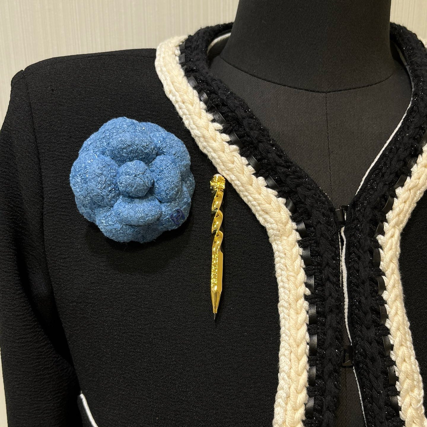 New Women's Fashion Pencil Brooch Accessory