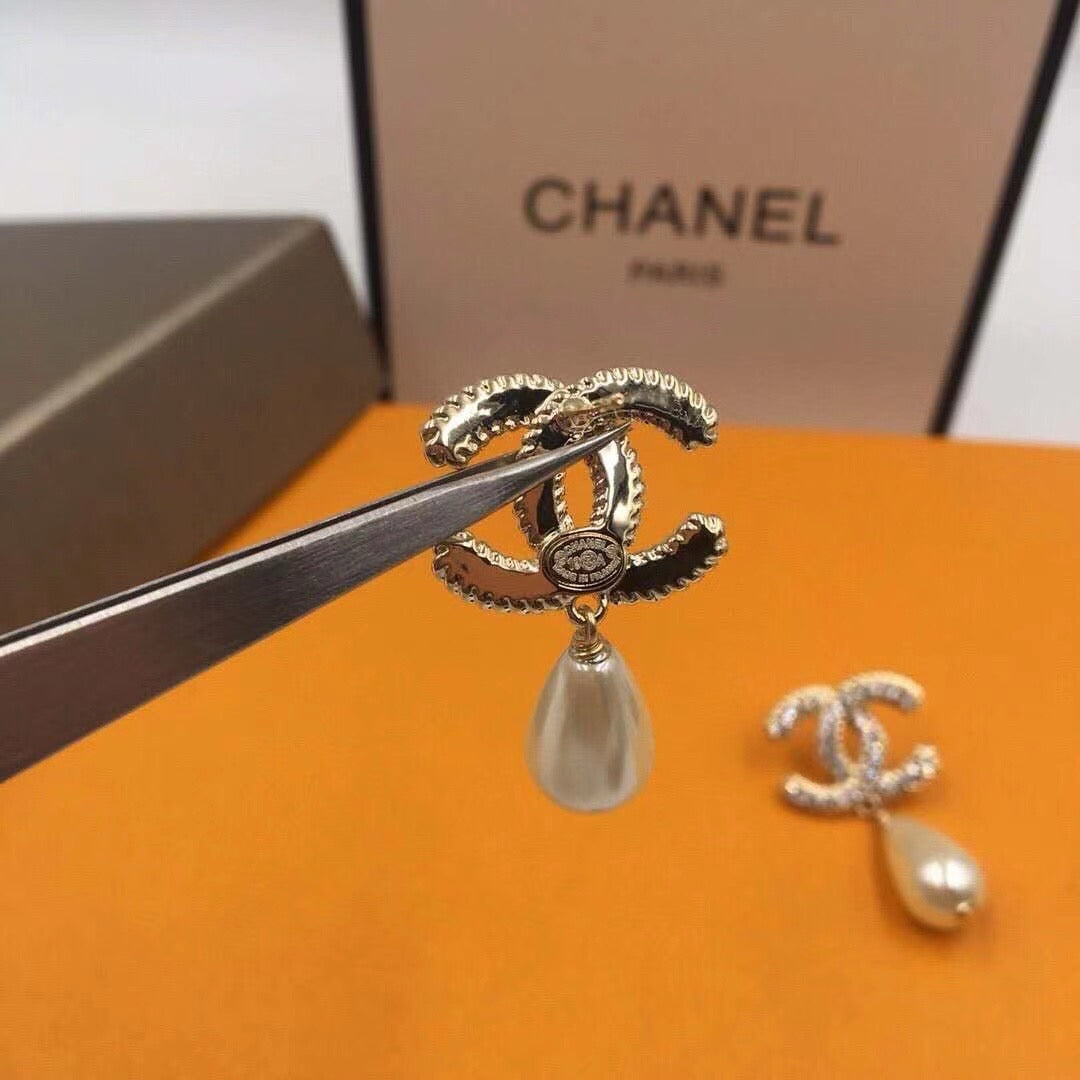 Women's Fashion Pearl Drop Earrings