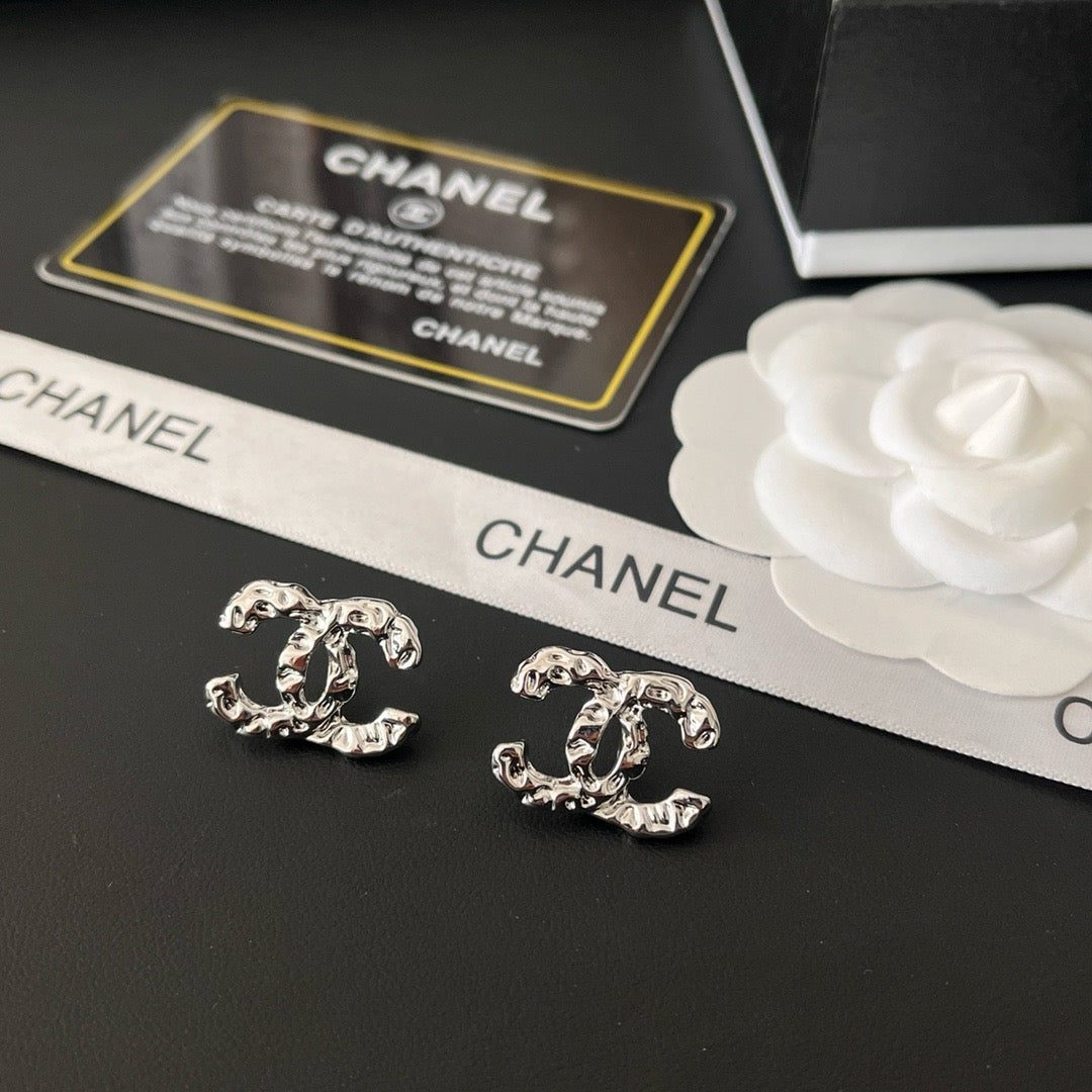 Women's Stylish and Simple Earrings