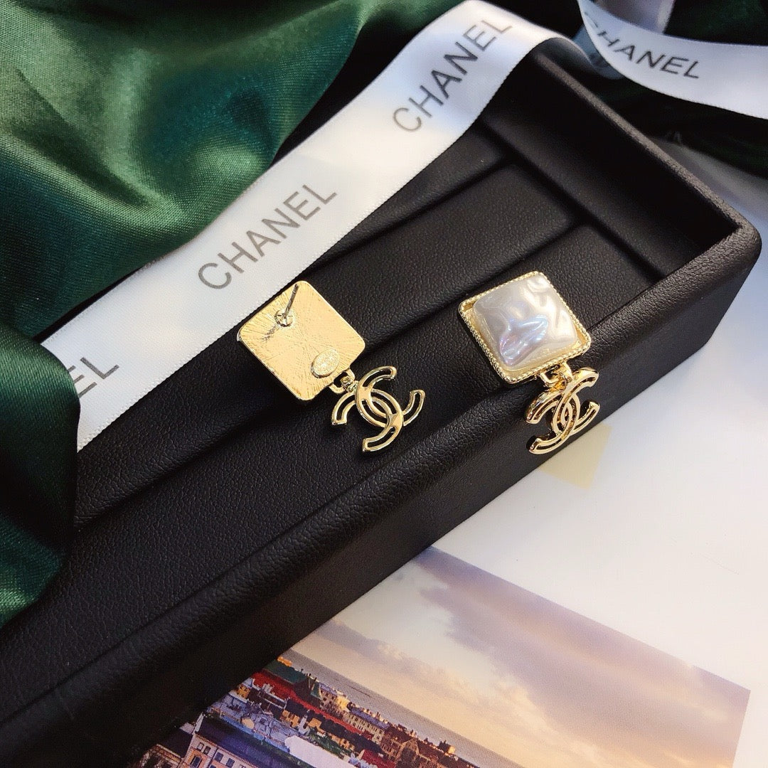 Women's Fashion Pearl Earrings