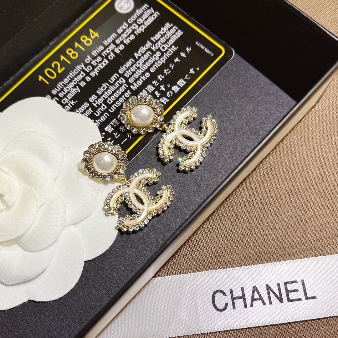 Women's Fashionable Rhinestone Drop Earrings