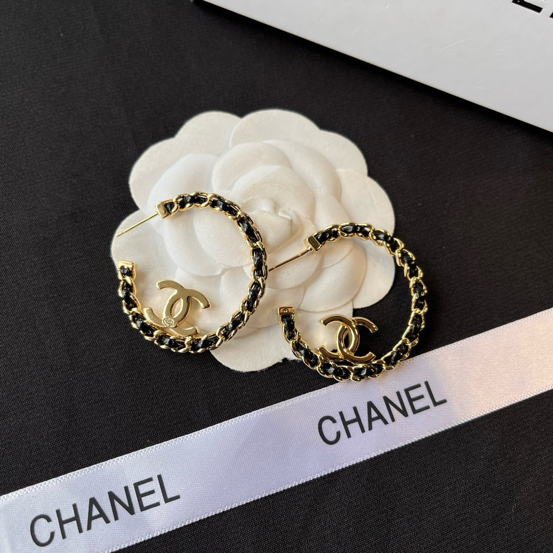 Women's Fashionable Large Hoop Earrings