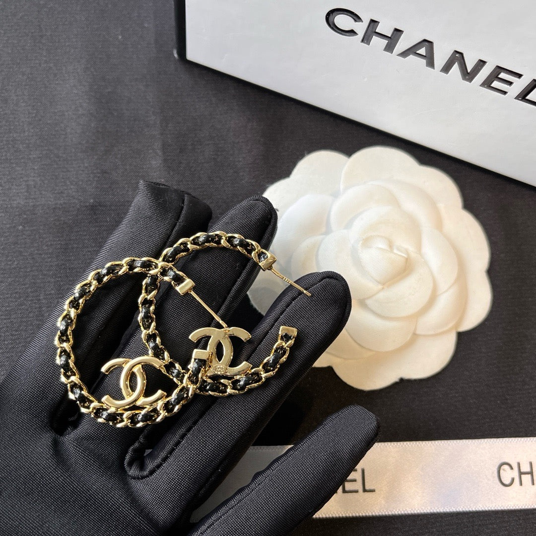 Women's Fashionable Large Hoop Earrings