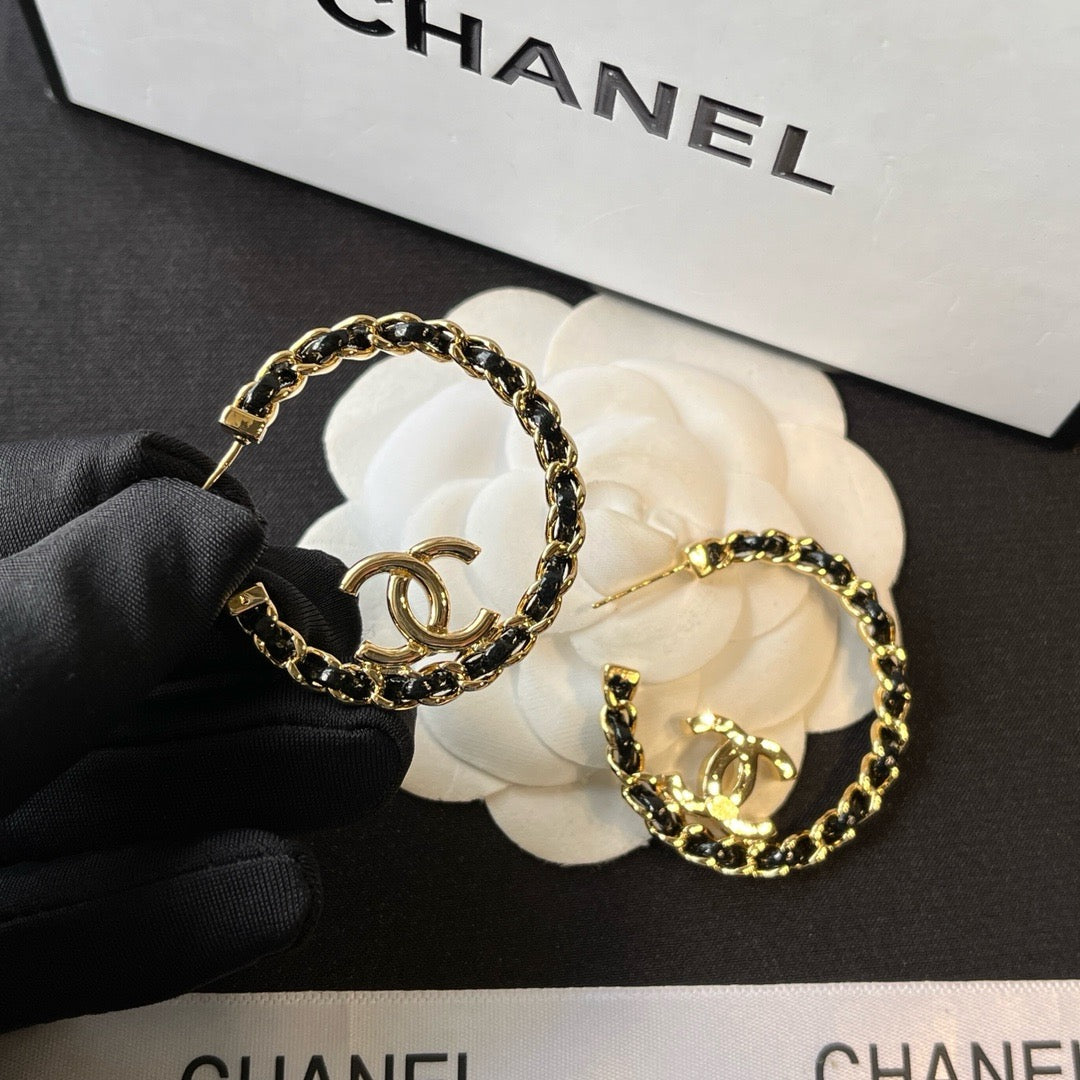 Women's Fashionable Large Hoop Earrings