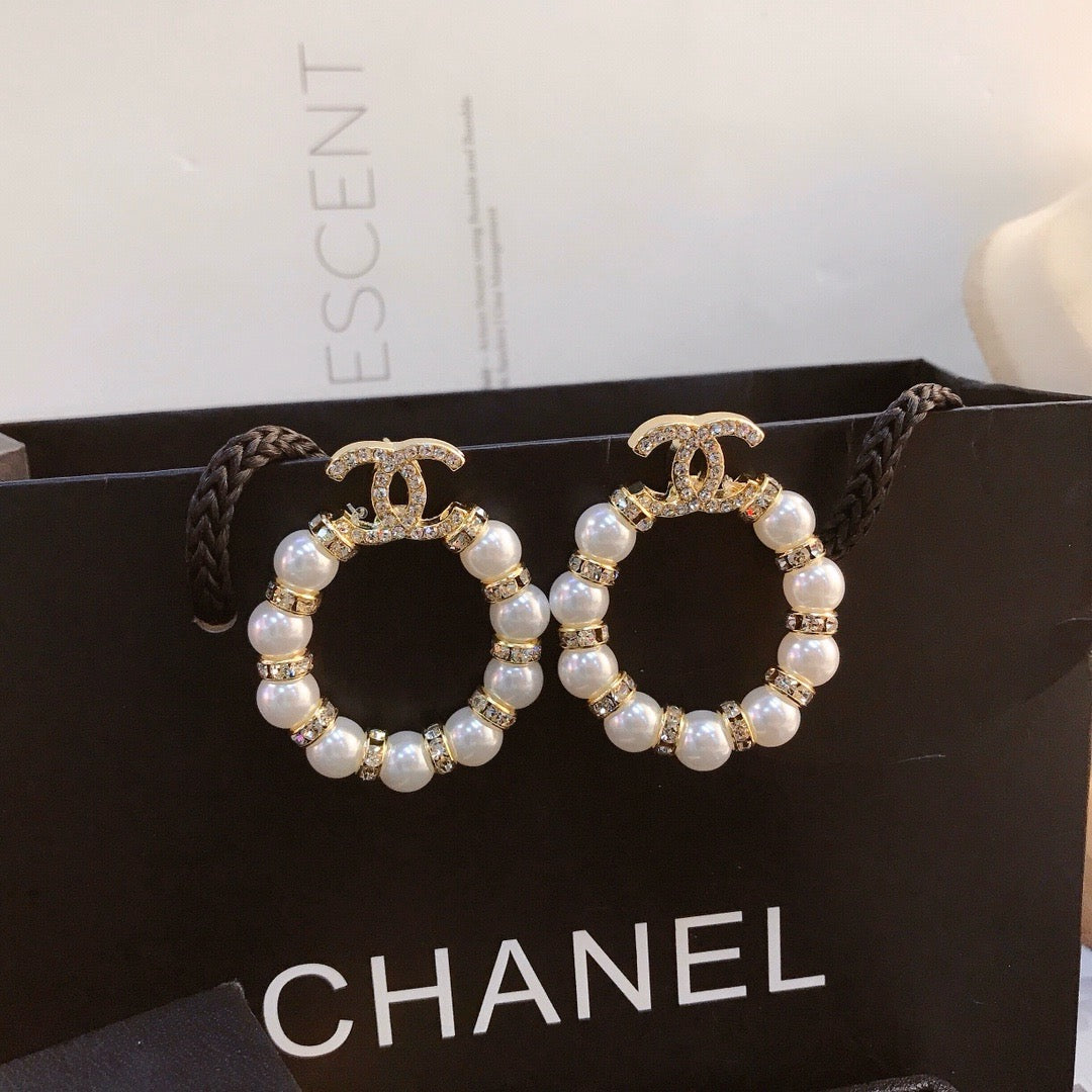 Women's Fashion Pearl Earrings