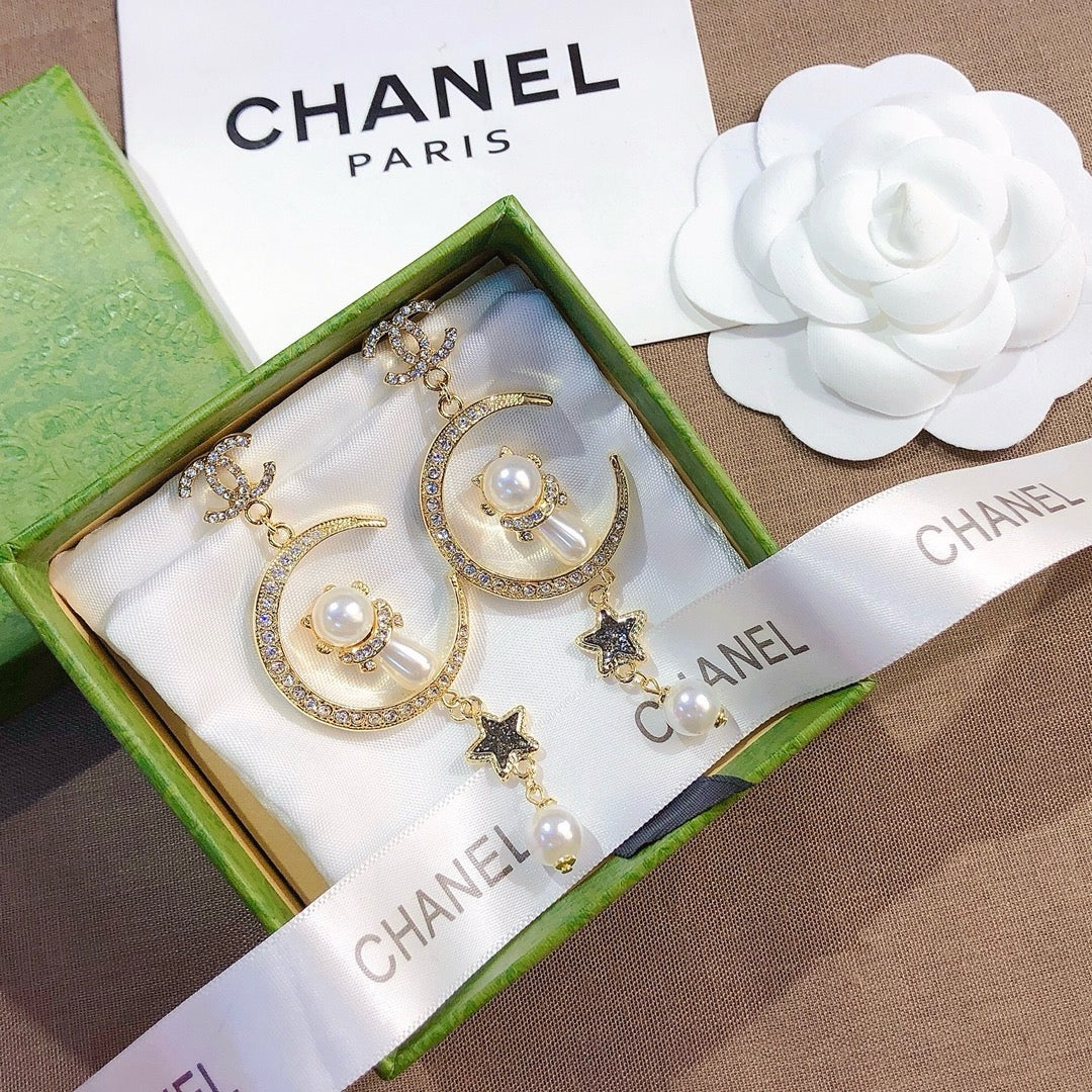 Women's Fashion Pearl Earrings